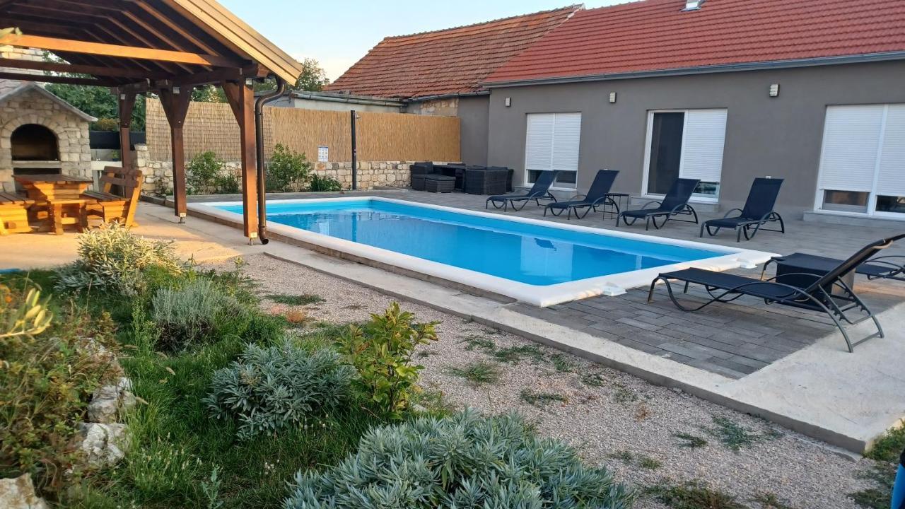 Siritovci Olive Tree House With Jacuzzi, Wifi And 40M2 Pool 빌라 외부 사진