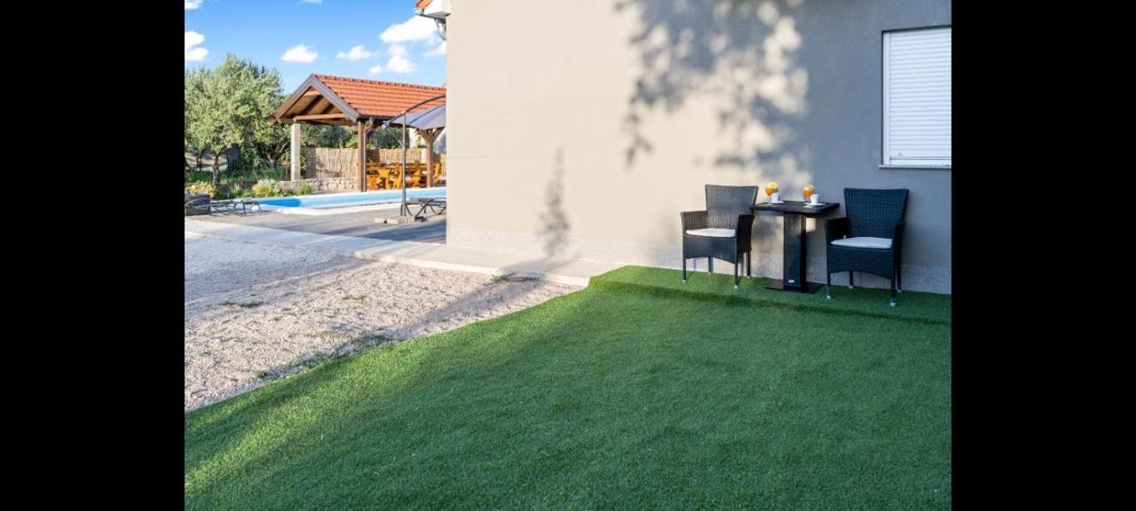 Siritovci Olive Tree House With Jacuzzi, Wifi And 40M2 Pool 빌라 외부 사진