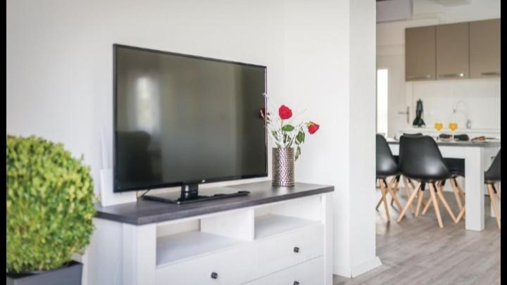 Siritovci Olive Tree House With Jacuzzi, Wifi And 40M2 Pool 빌라 외부 사진