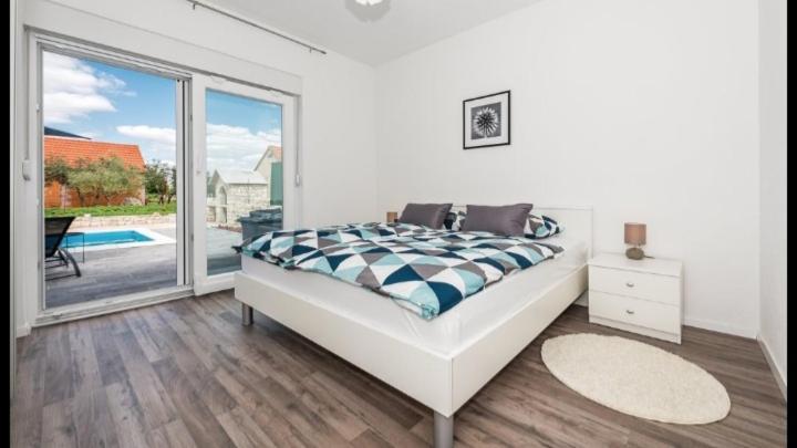 Siritovci Olive Tree House With Jacuzzi, Wifi And 40M2 Pool 빌라 외부 사진